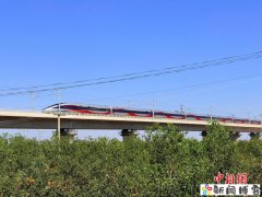 宁夏：高铁串起“紫色名片”